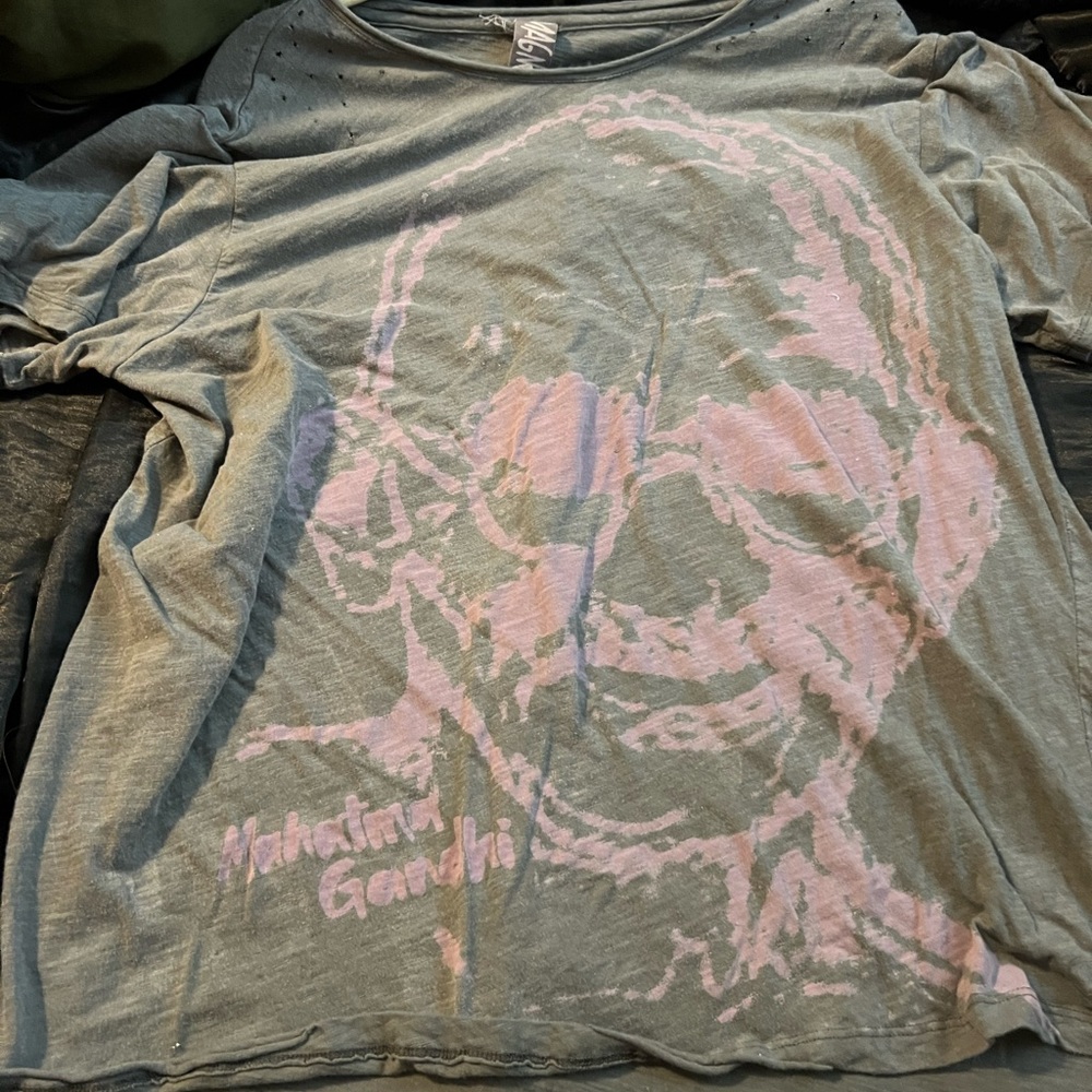 Magnolia pearl tee